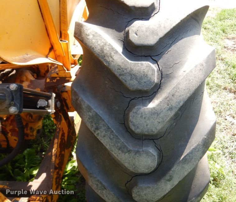 image for item DM2270 International Harvester 5410  forklift