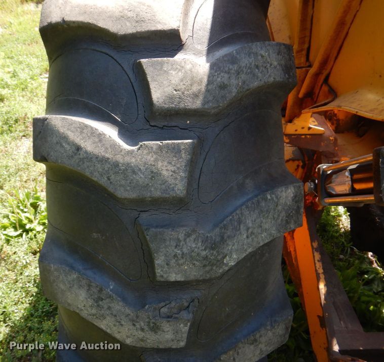 image for item DM2270 International Harvester 5410  forklift