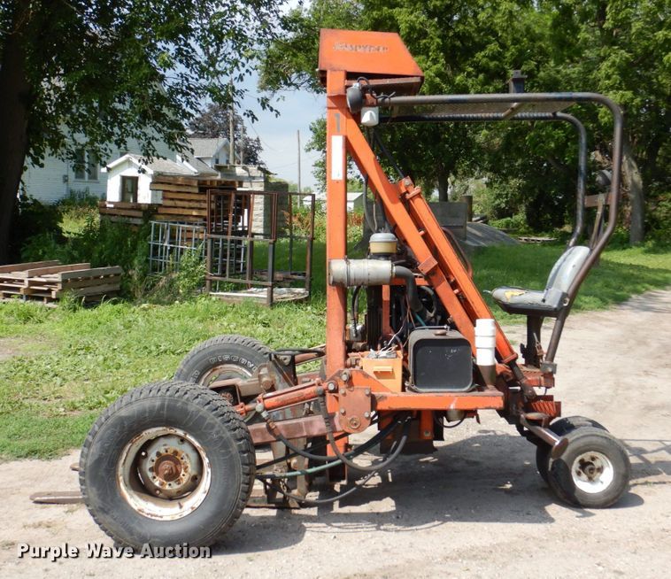 image for item DM2272 Spyder  forklift