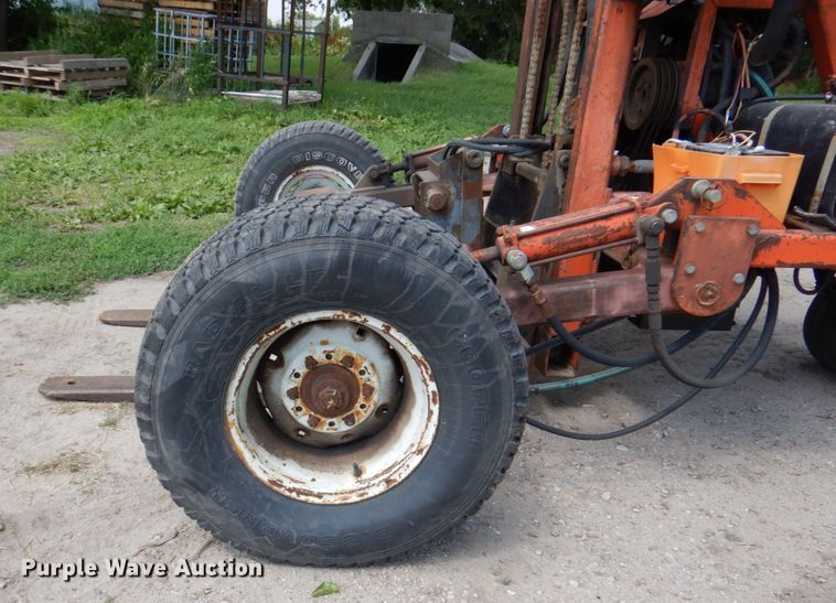 image for item DM2272 Spyder  forklift