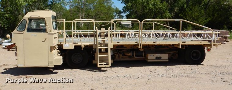 image for item DM2299 Aircraft cargo loader