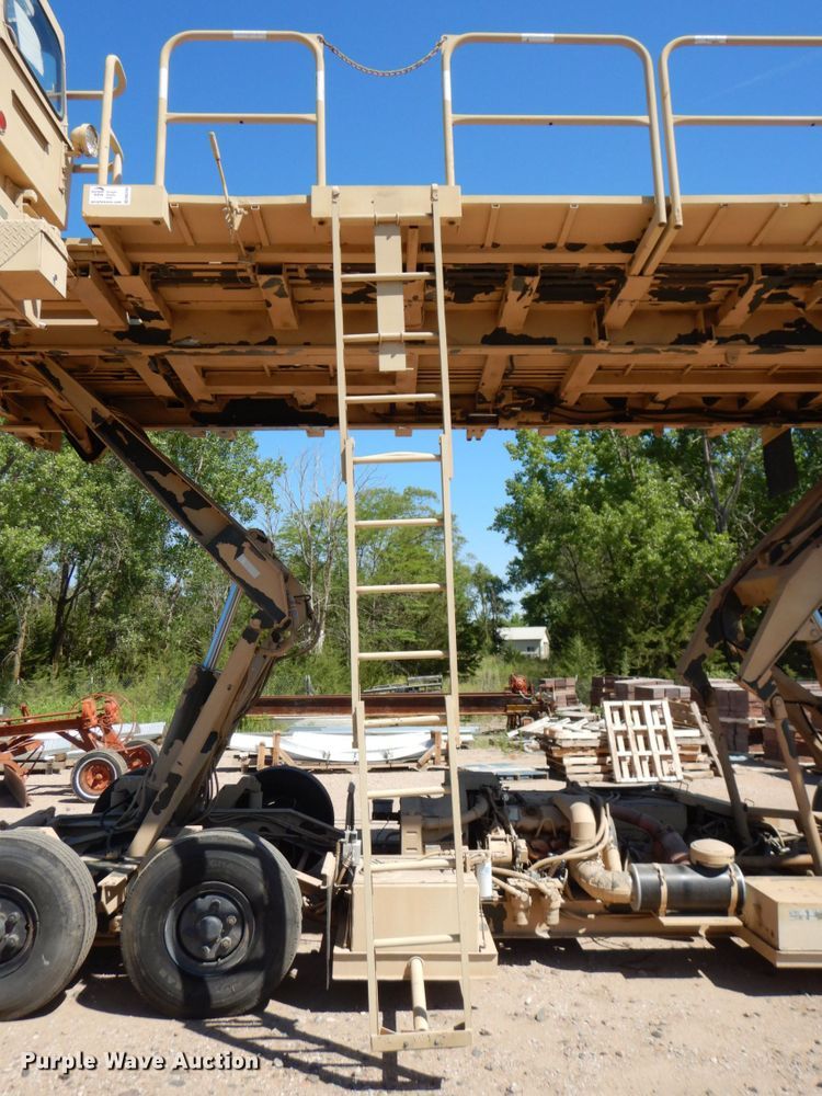 image for item DM2299 Aircraft cargo loader