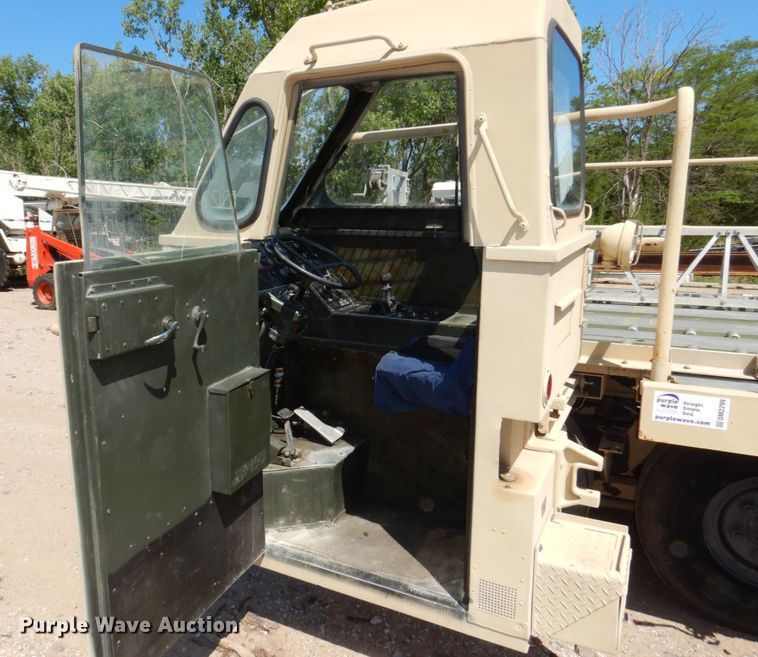 image for item DM2299 Aircraft cargo loader