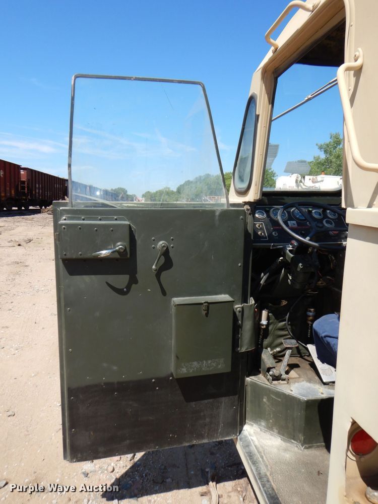 image for item DM2299 Aircraft cargo loader