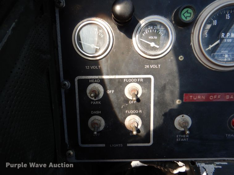 image for item DM2299 Aircraft cargo loader