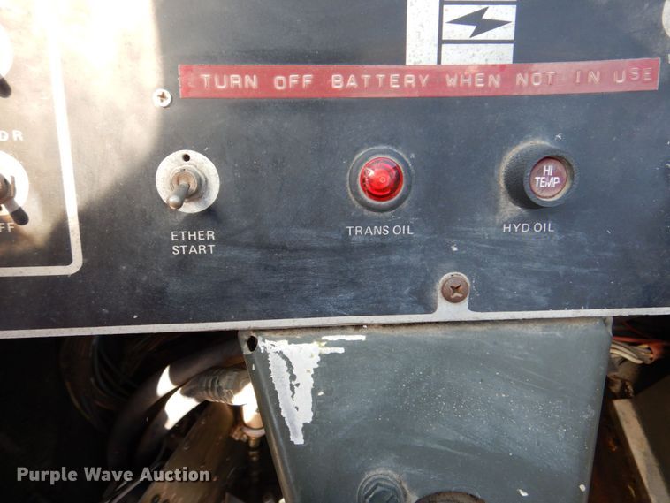 image for item DM2299 Aircraft cargo loader