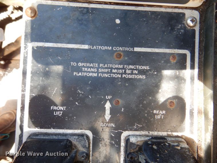 image for item DM2299 Aircraft cargo loader