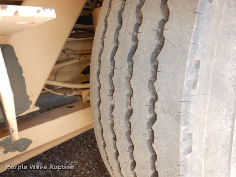 image for item DM2299 Aircraft cargo loader