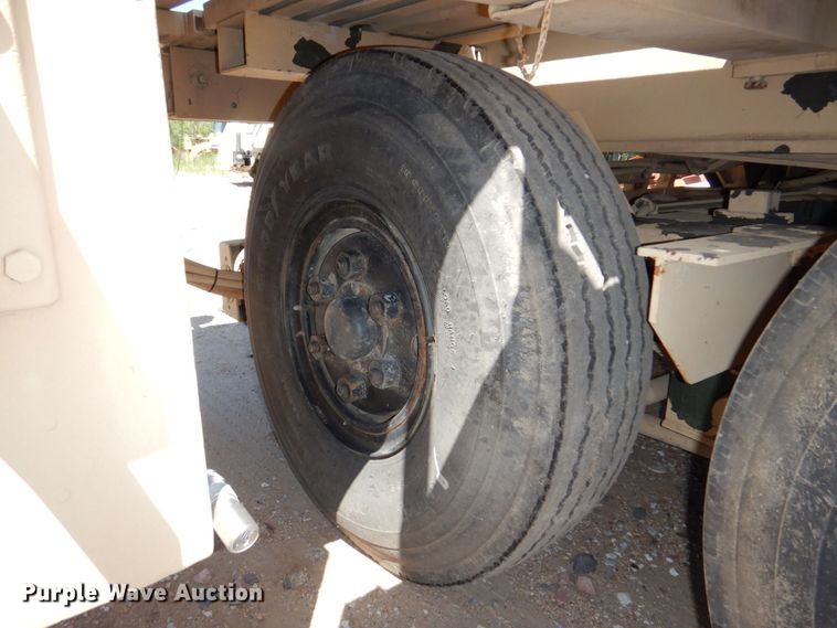 image for item DM2299 Aircraft cargo loader