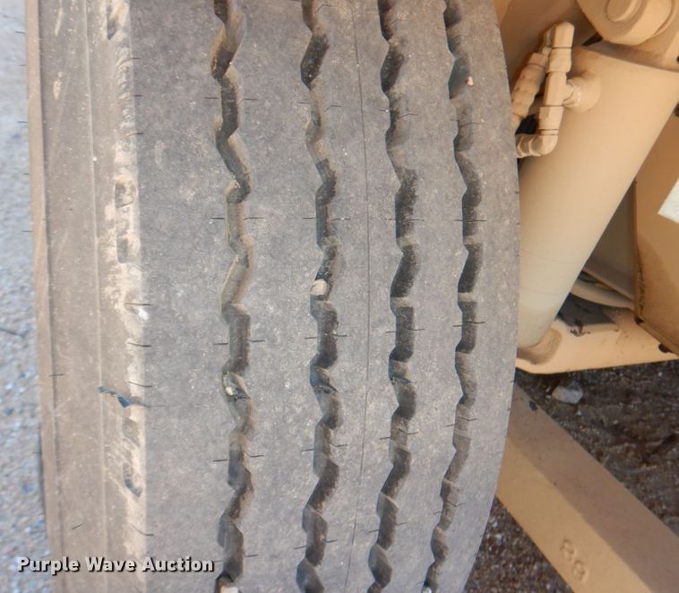 image for item DM2299 Aircraft cargo loader