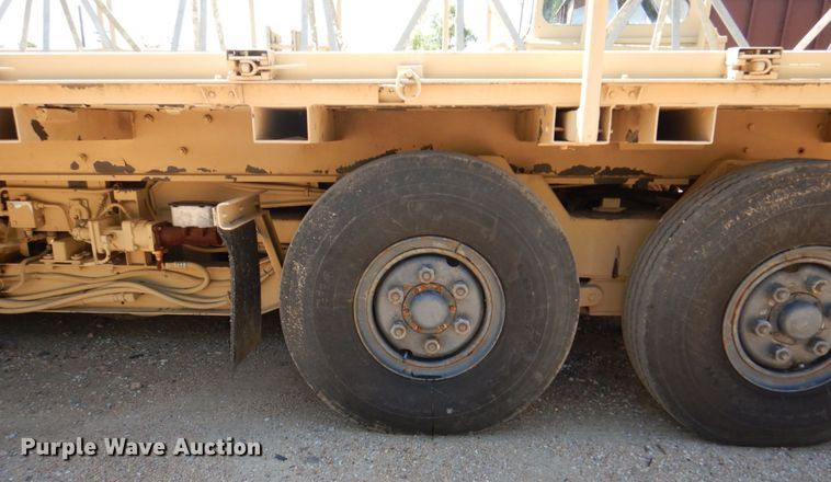 image for item DM2299 Aircraft cargo loader