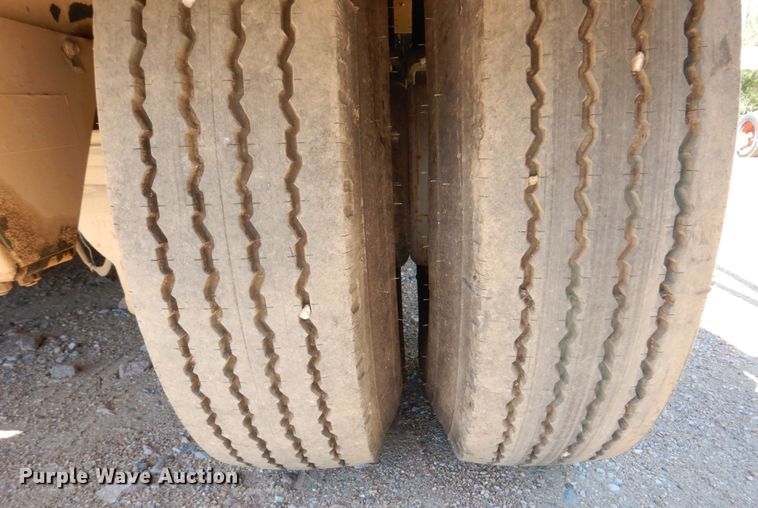 image for item DM2299 Aircraft cargo loader