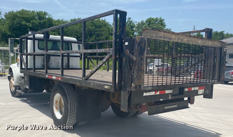 image for item DM4174 2000 International 4700  flatbed truck