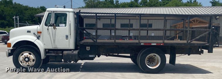 image for item DM4174 2000 International 4700  flatbed truck