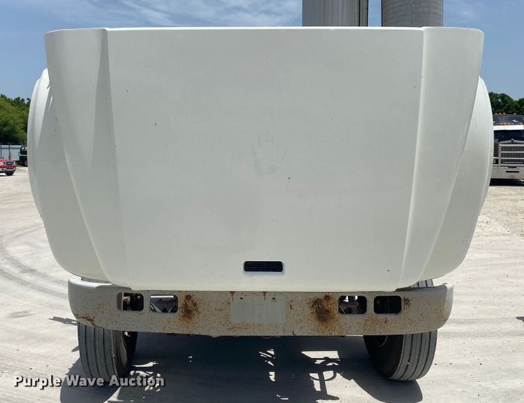 image for item DM4174 2000 International 4700  flatbed truck