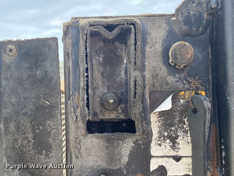 image for item DM4174 2000 International 4700  flatbed truck