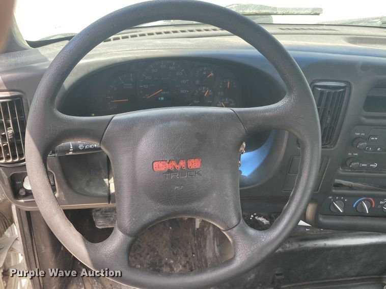 image for item DM4175 2004 GMC C6500  flatbed truck