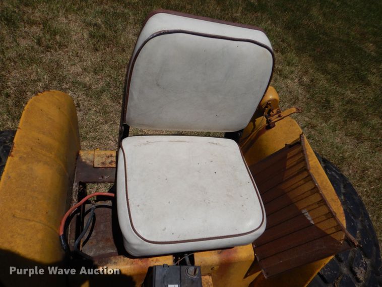 image for item DM4226 International 154 Cub Lo-Boy  lawn mower