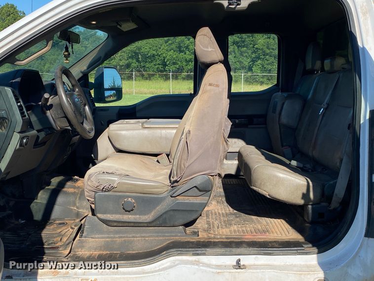 image for item DM4229 2018 Ford F550  SuperCab flatbed truck