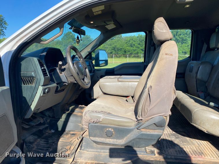 image for item DM4229 2018 Ford F550  SuperCab flatbed truck