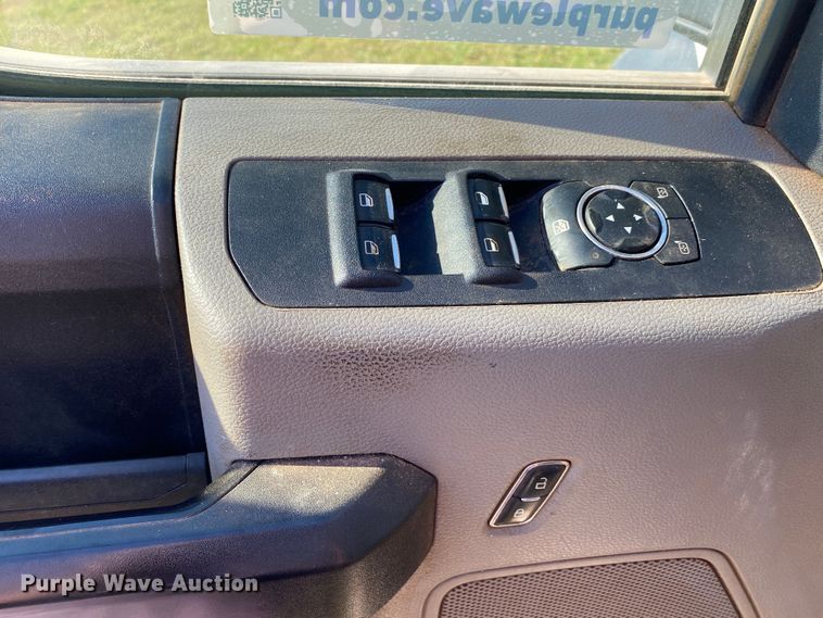 image for item DM4229 2018 Ford F550  SuperCab flatbed truck