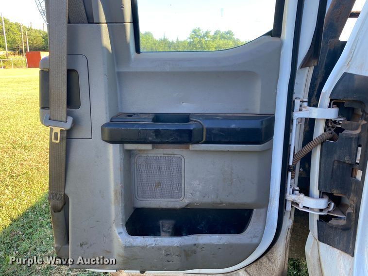 image for item DM4229 2018 Ford F550  SuperCab flatbed truck