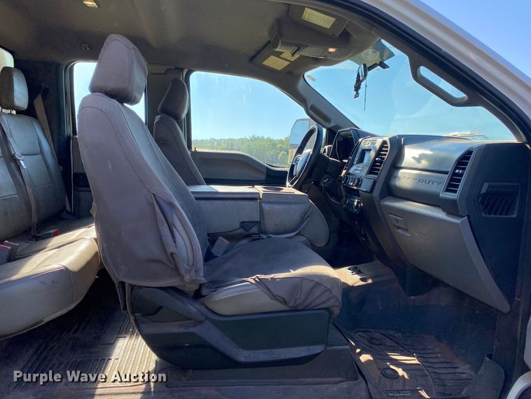 image for item DM4229 2018 Ford F550  SuperCab flatbed truck