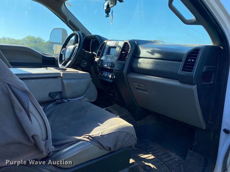 image for item DM4229 2018 Ford F550  SuperCab flatbed truck