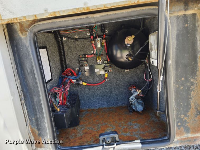 image for item DN6803 2004 Gulf Stream Sun Voyager 8378MXG  RV