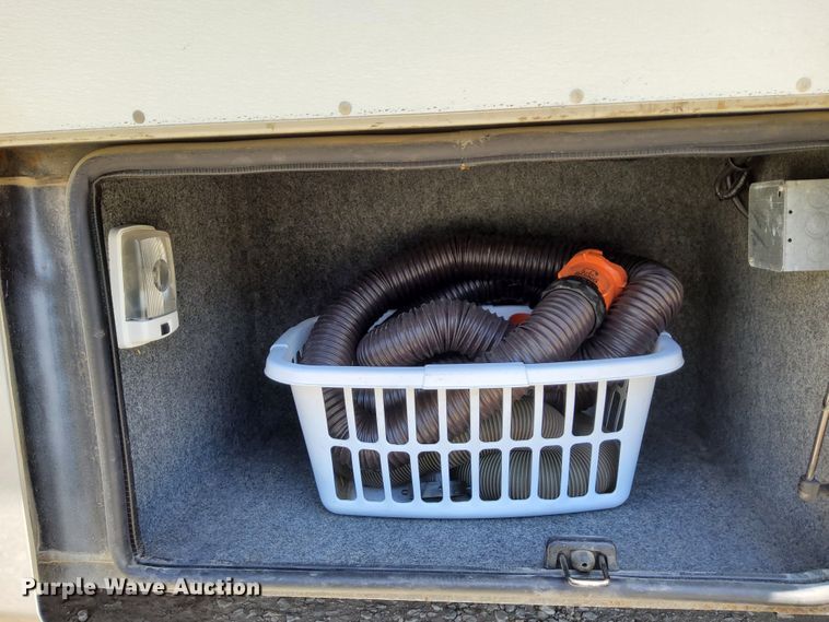 image for item DN6803 2004 Gulf Stream Sun Voyager 8378MXG  RV