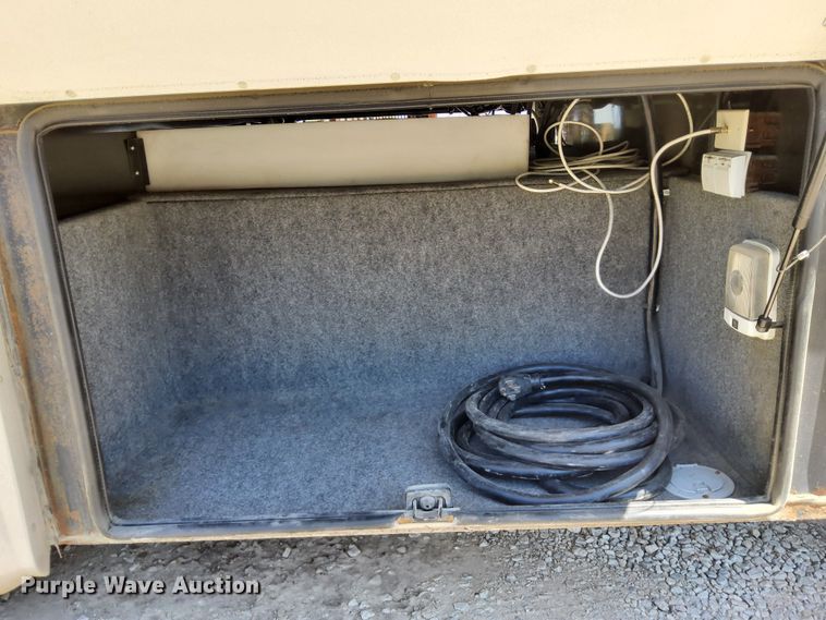 image for item DN6803 2004 Gulf Stream Sun Voyager 8378MXG  RV