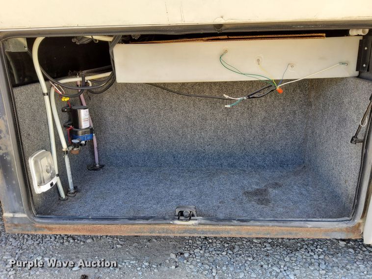 image for item DN6803 2004 Gulf Stream Sun Voyager 8378MXG  RV