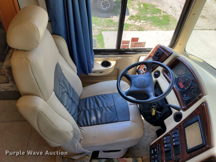 image for item DN6803 2004 Gulf Stream Sun Voyager 8378MXG  RV