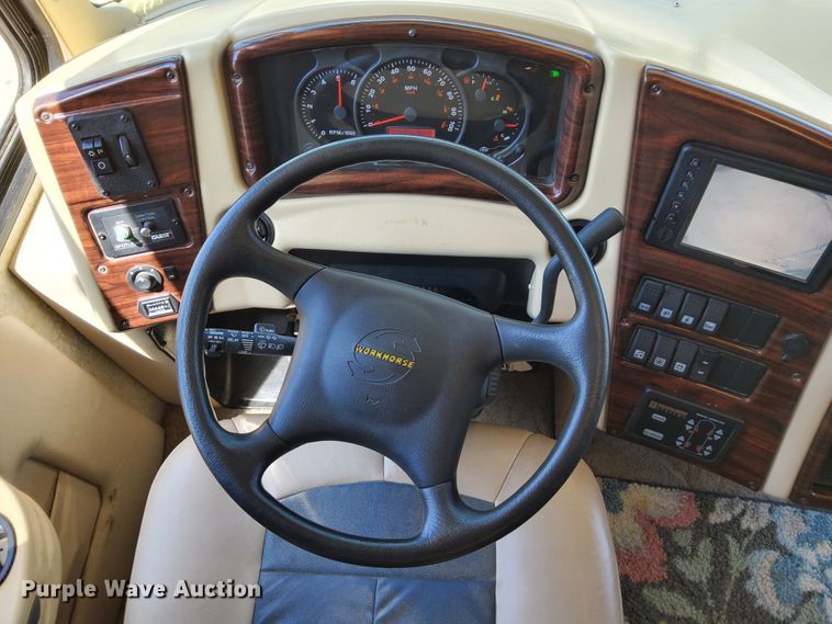 image for item DN6803 2004 Gulf Stream Sun Voyager 8378MXG  RV