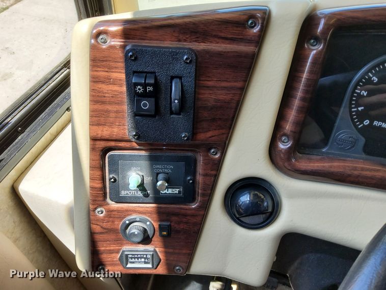 image for item DN6803 2004 Gulf Stream Sun Voyager 8378MXG  RV