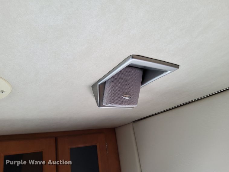 image for item DN6803 2004 Gulf Stream Sun Voyager 8378MXG  RV