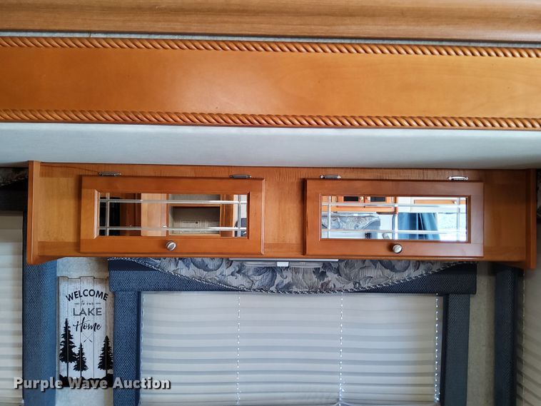 image for item DN6803 2004 Gulf Stream Sun Voyager 8378MXG  RV