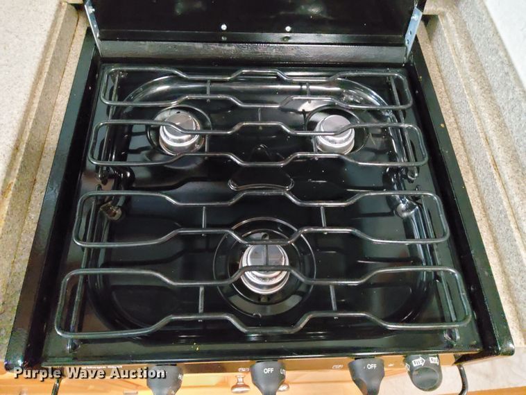 image for item DN6803 2004 Gulf Stream Sun Voyager 8378MXG  RV