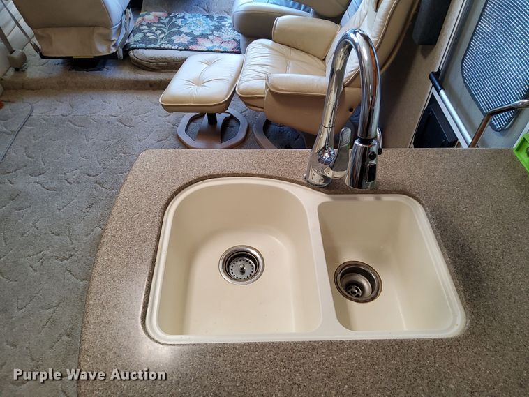 image for item DN6803 2004 Gulf Stream Sun Voyager 8378MXG  RV