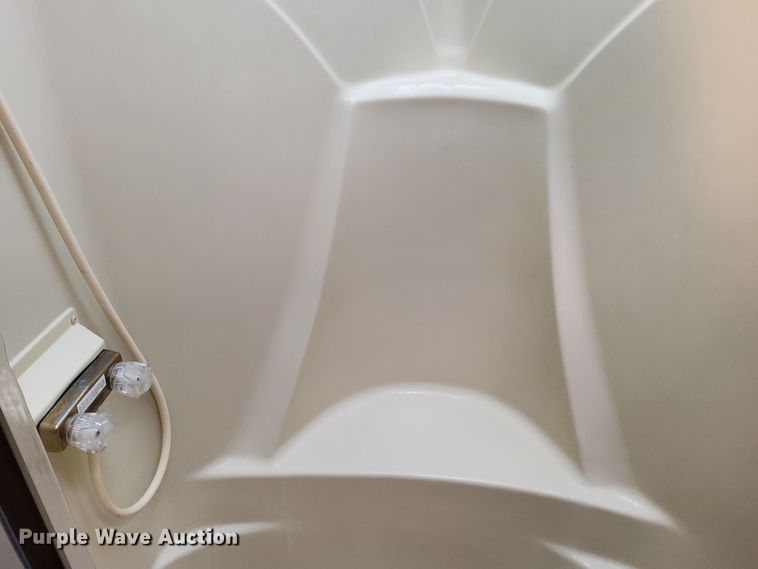 image for item DN6803 2004 Gulf Stream Sun Voyager 8378MXG  RV