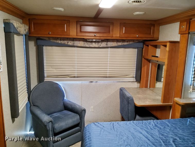 image for item DN6803 2004 Gulf Stream Sun Voyager 8378MXG  RV