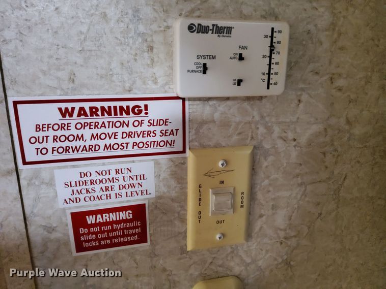 image for item DN6803 2004 Gulf Stream Sun Voyager 8378MXG  RV