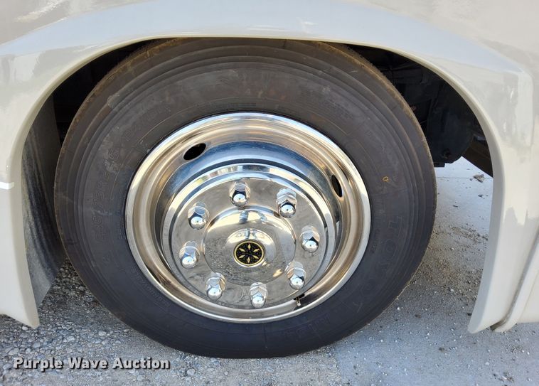 image for item DN6803 2004 Gulf Stream Sun Voyager 8378MXG  RV