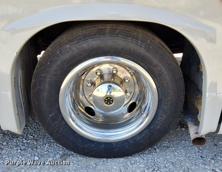 image for item DN6803 2004 Gulf Stream Sun Voyager 8378MXG  RV