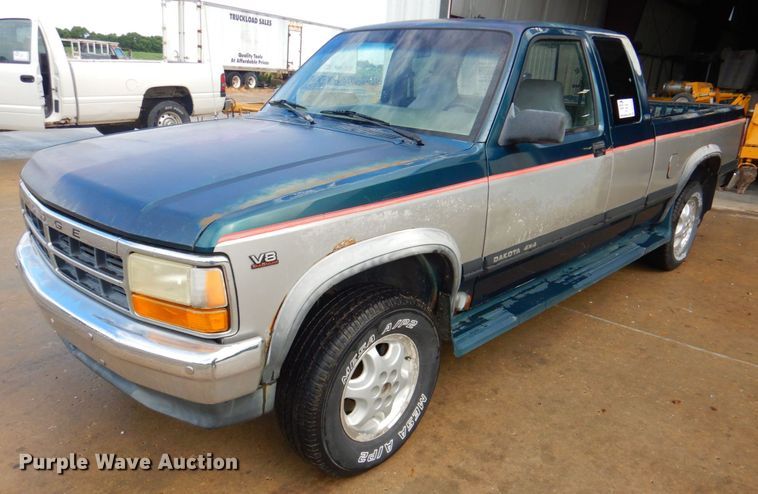 image for item DP4333 1995 Dodge Dakota  Club Cab pickup truck