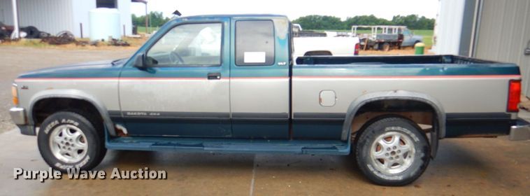 image for item DP4333 1995 Dodge Dakota  Club Cab pickup truck