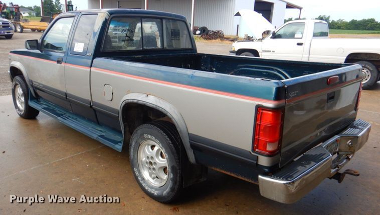 image for item DP4333 1995 Dodge Dakota  Club Cab pickup truck