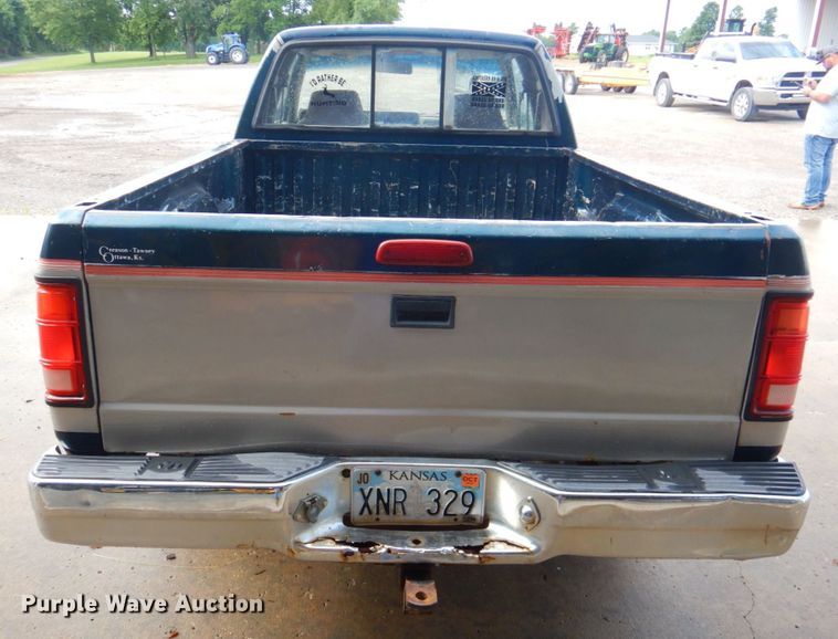 image for item DP4333 1995 Dodge Dakota  Club Cab pickup truck