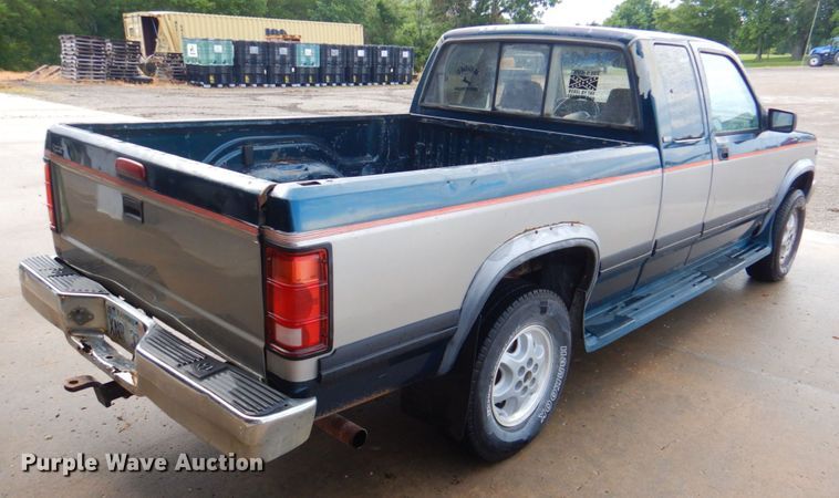 image for item DP4333 1995 Dodge Dakota  Club Cab pickup truck