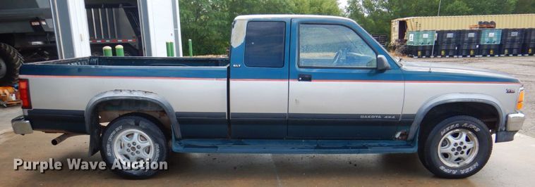 image for item DP4333 1995 Dodge Dakota  Club Cab pickup truck